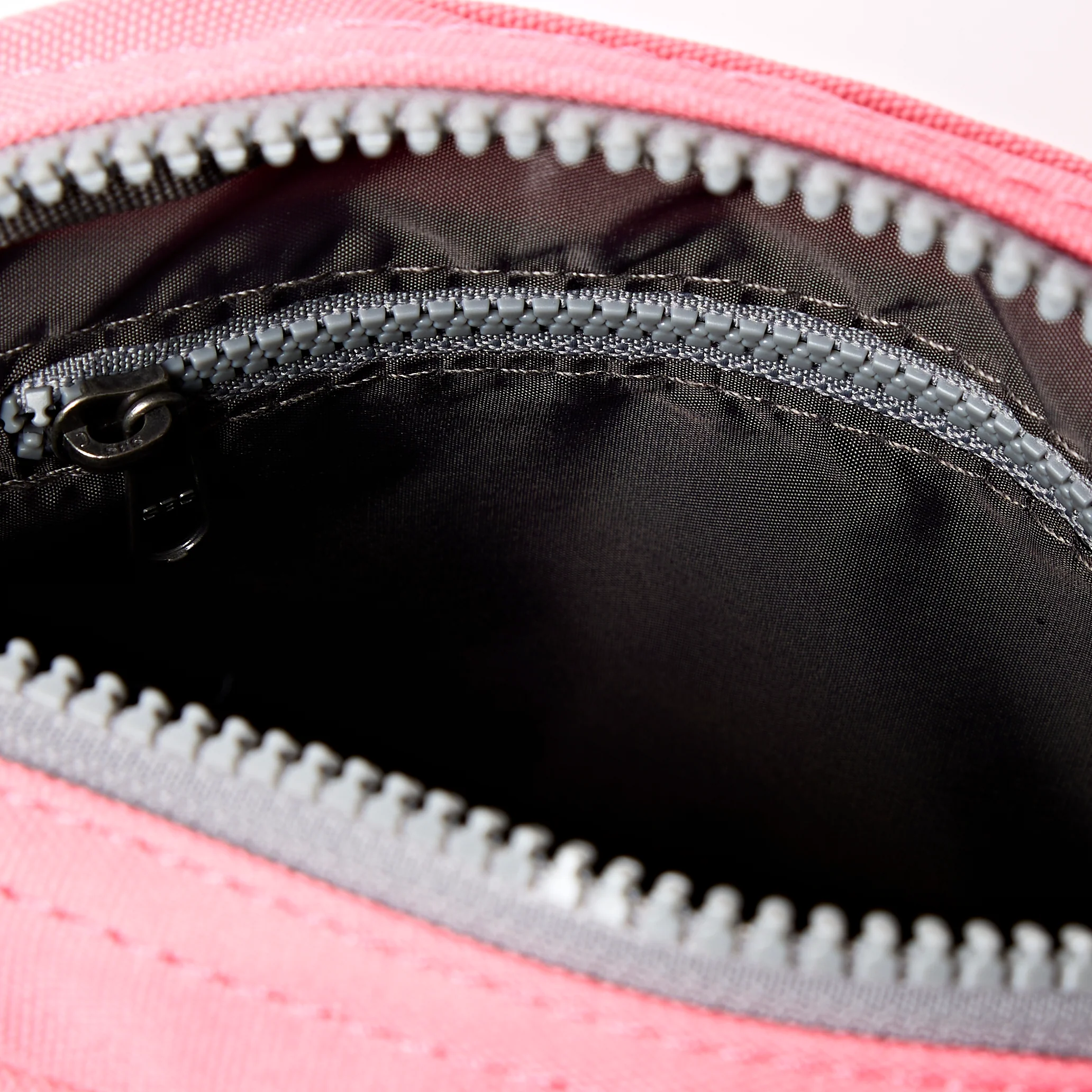 Bond Pocket Crossbody Bag in Pink Lemonade - Image 4