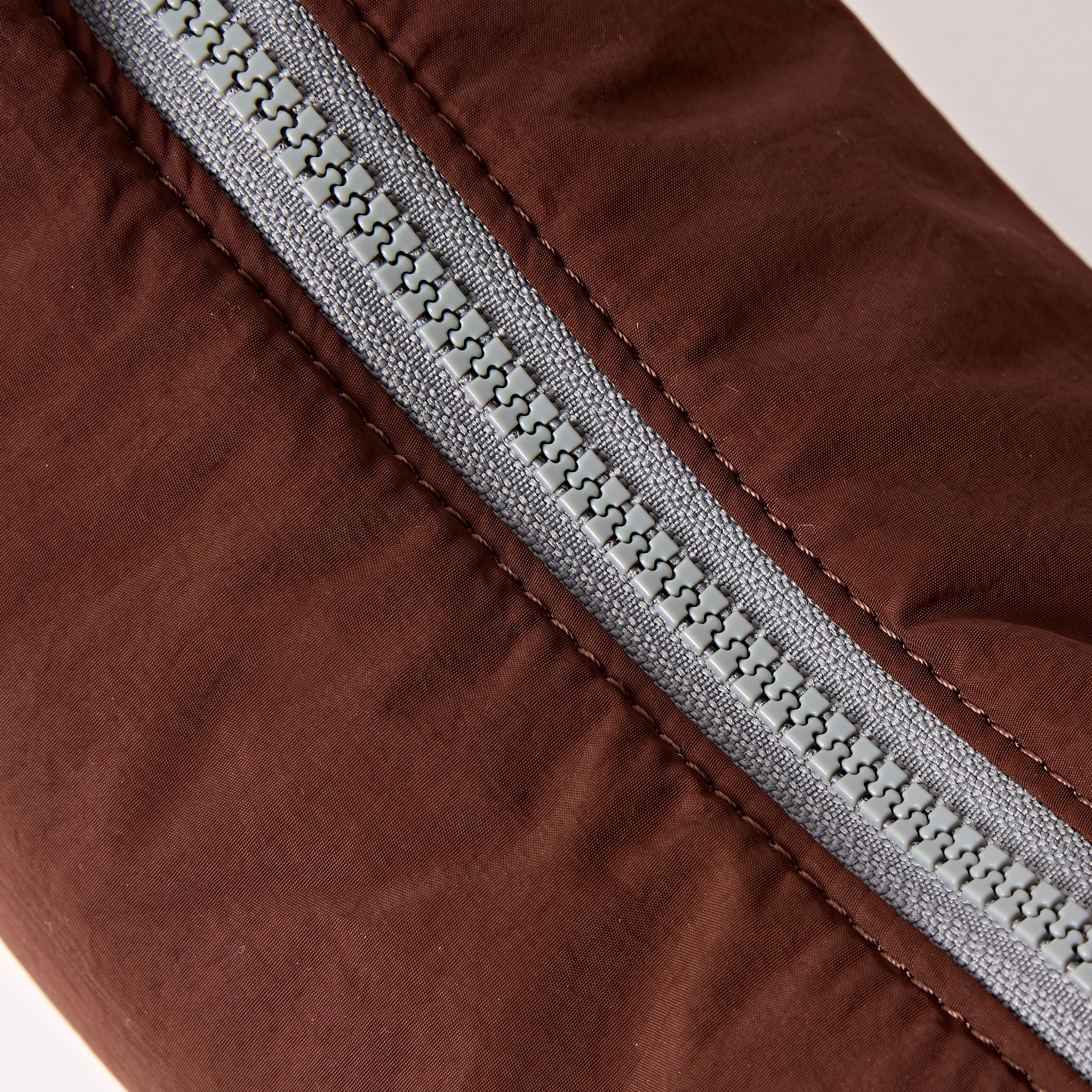 Farringdon Half Moon Bag in Chocolate - Image 4