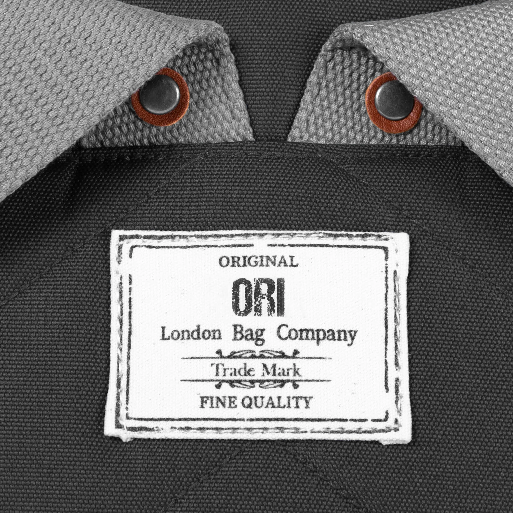 Finchley Backpack in Carbon - Image 5
