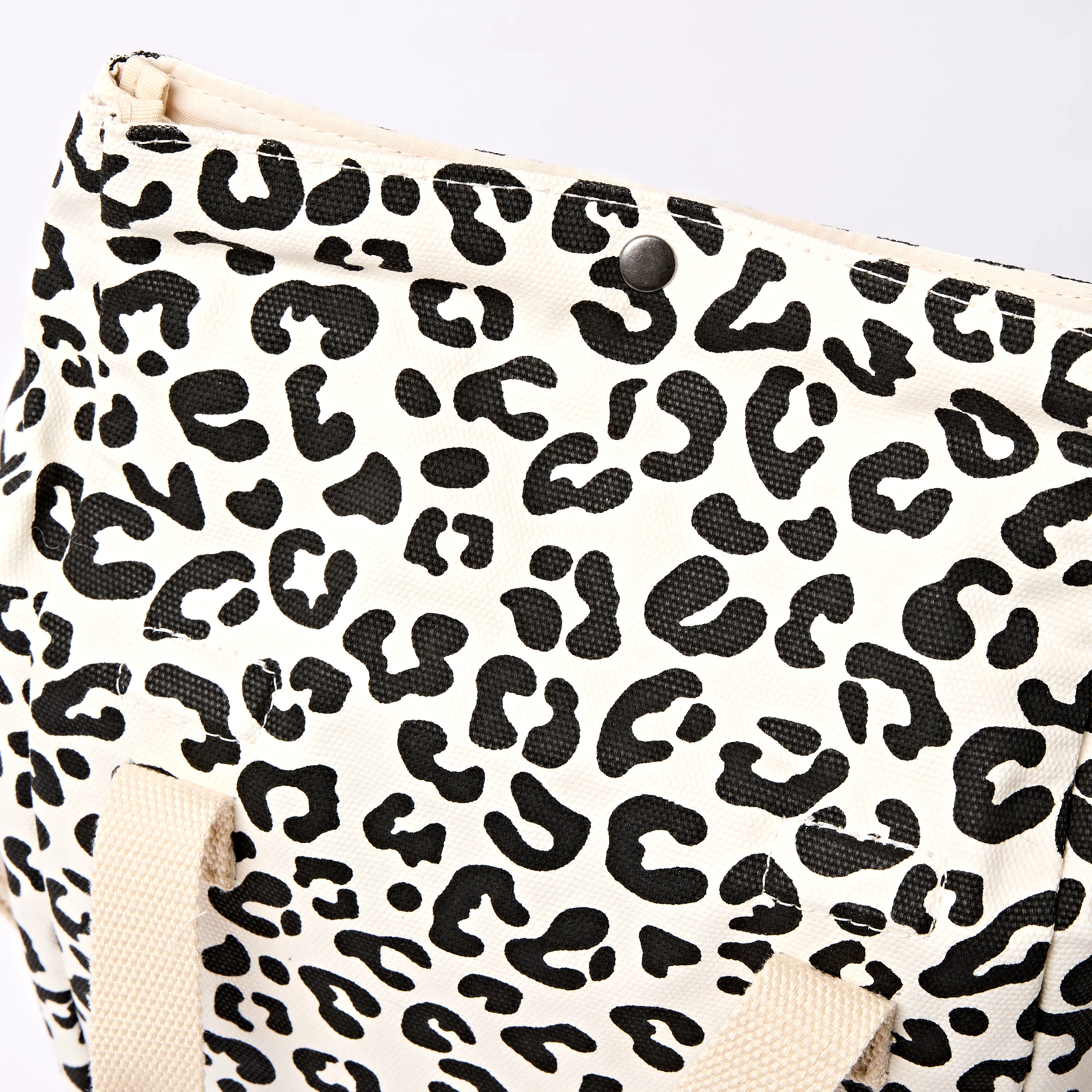 Hampstead Lunch Bag in Summer Leopard - Image 5