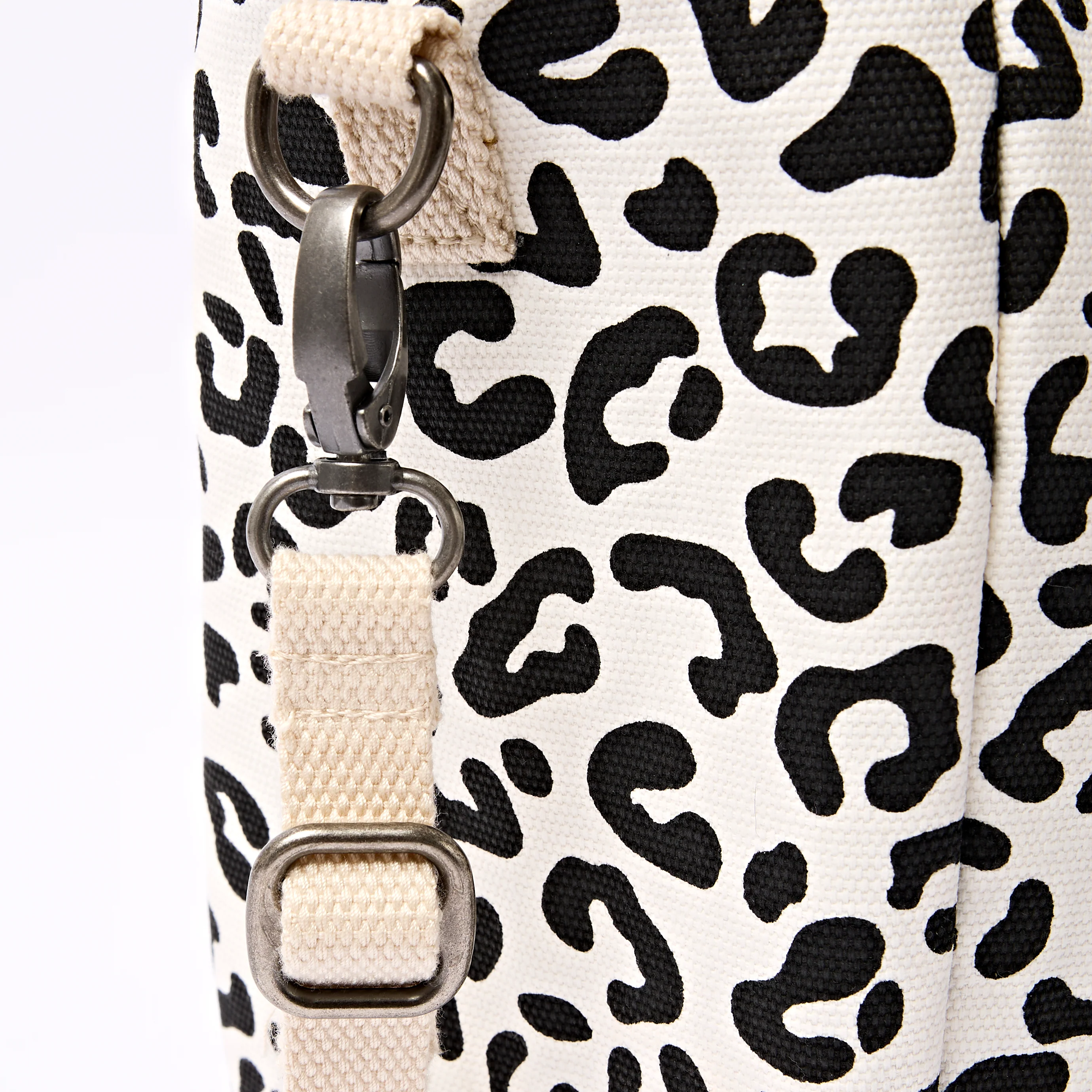 Hampstead Lunch Bag in Summer Leopard - Image 6