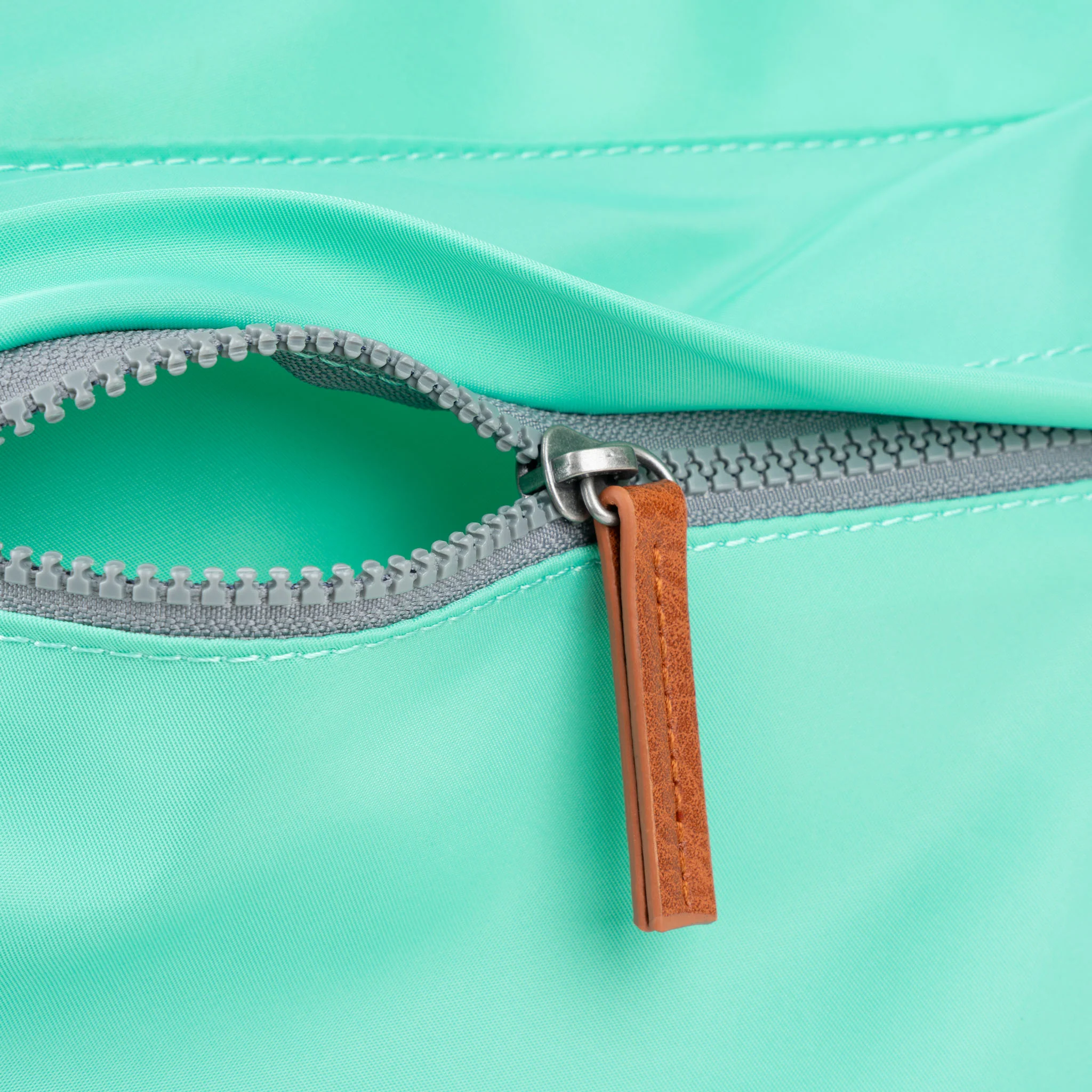 Kennington Crossbody Bag in Capri - Image 4