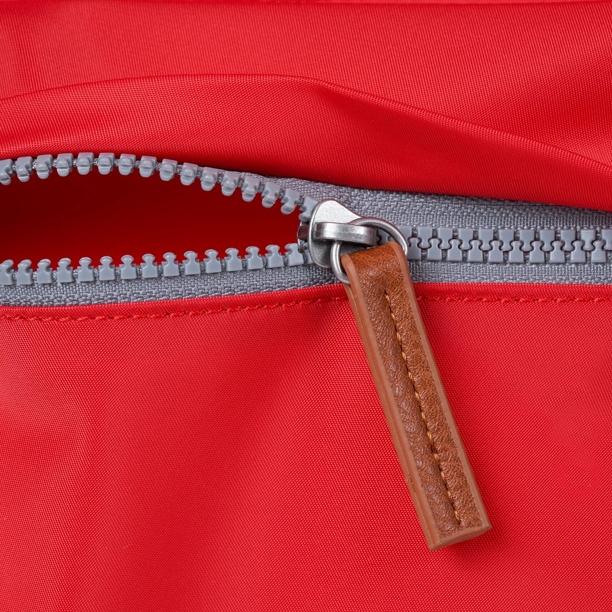 Kennington Crossbody Bag in Chilli Oil - Image 5