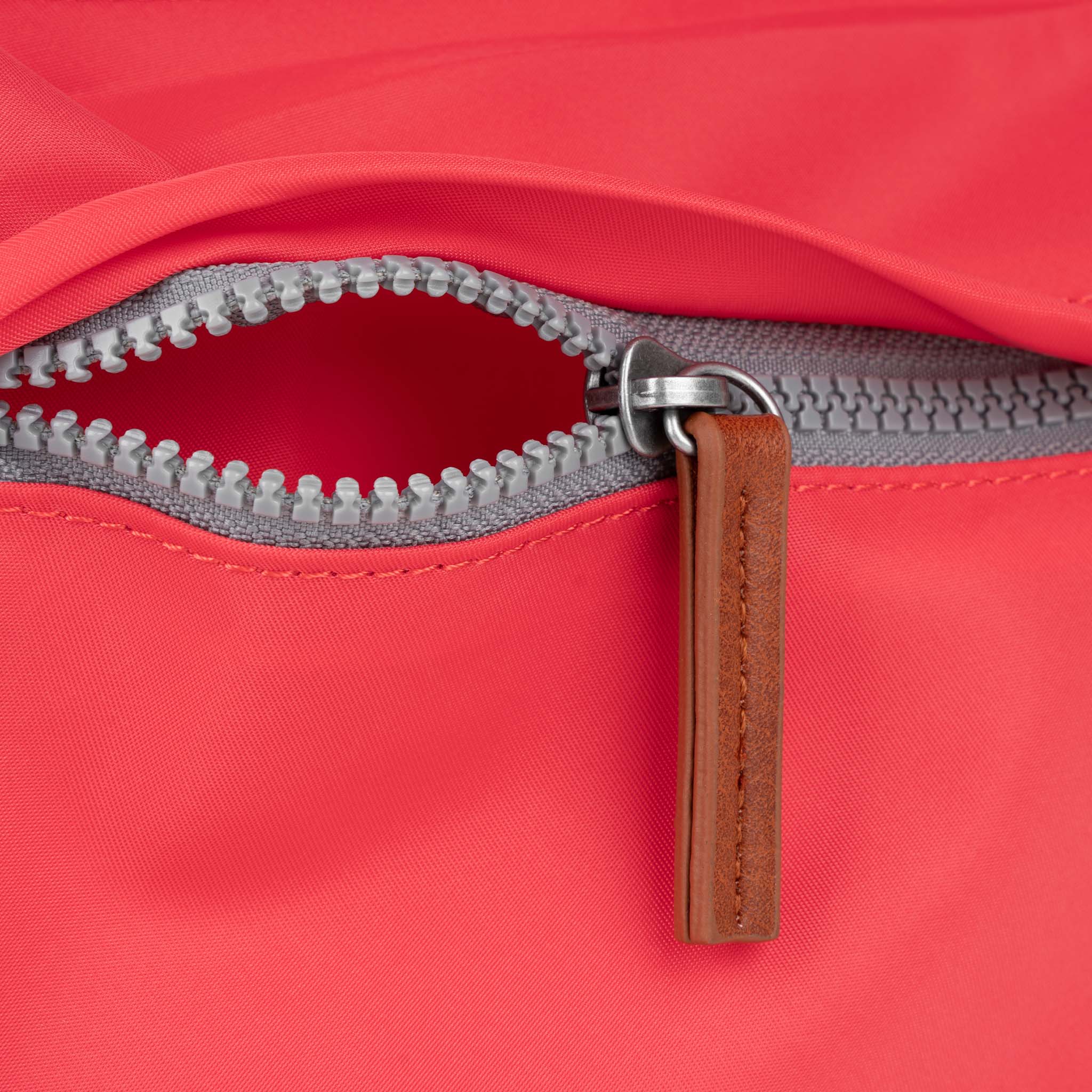 Kennington Crossbody Bag in Poppy - Image 5