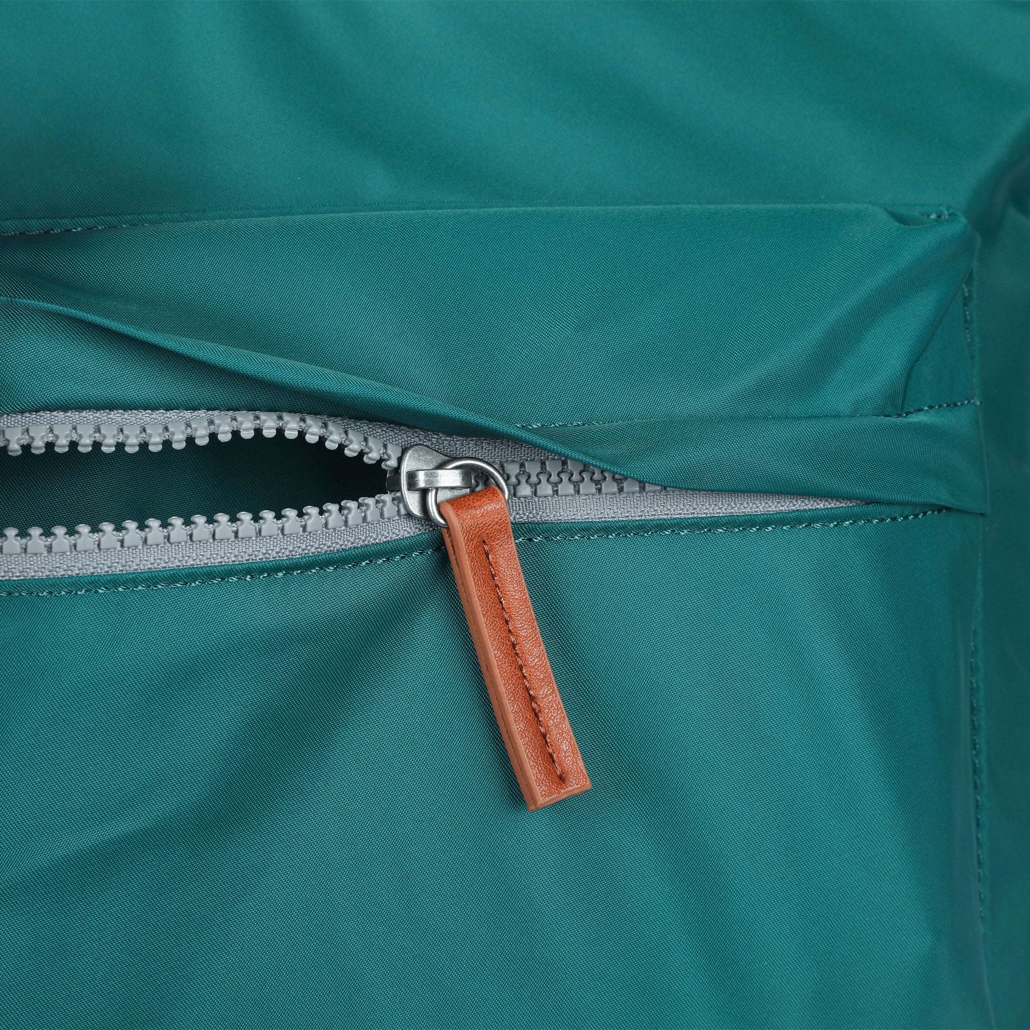 Kennington Crossbody Bag in Teal - Image 4