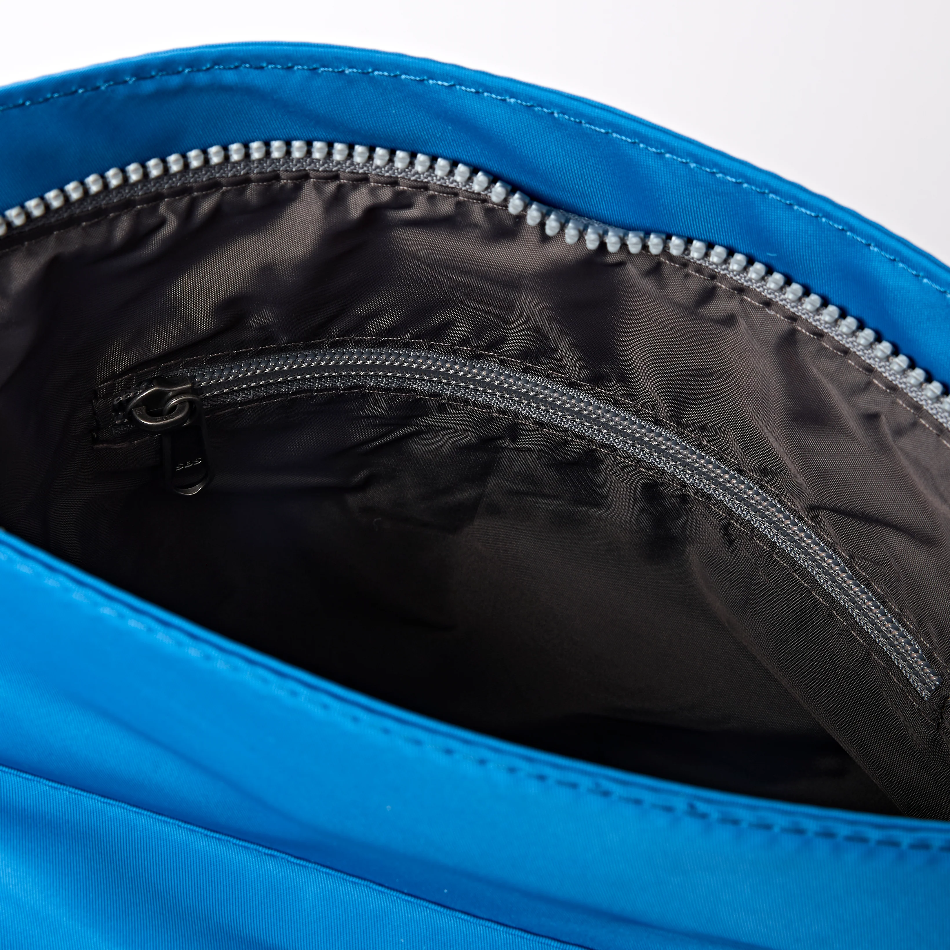 Kennington Crossbody Bag in Malibu Blue - Image 4