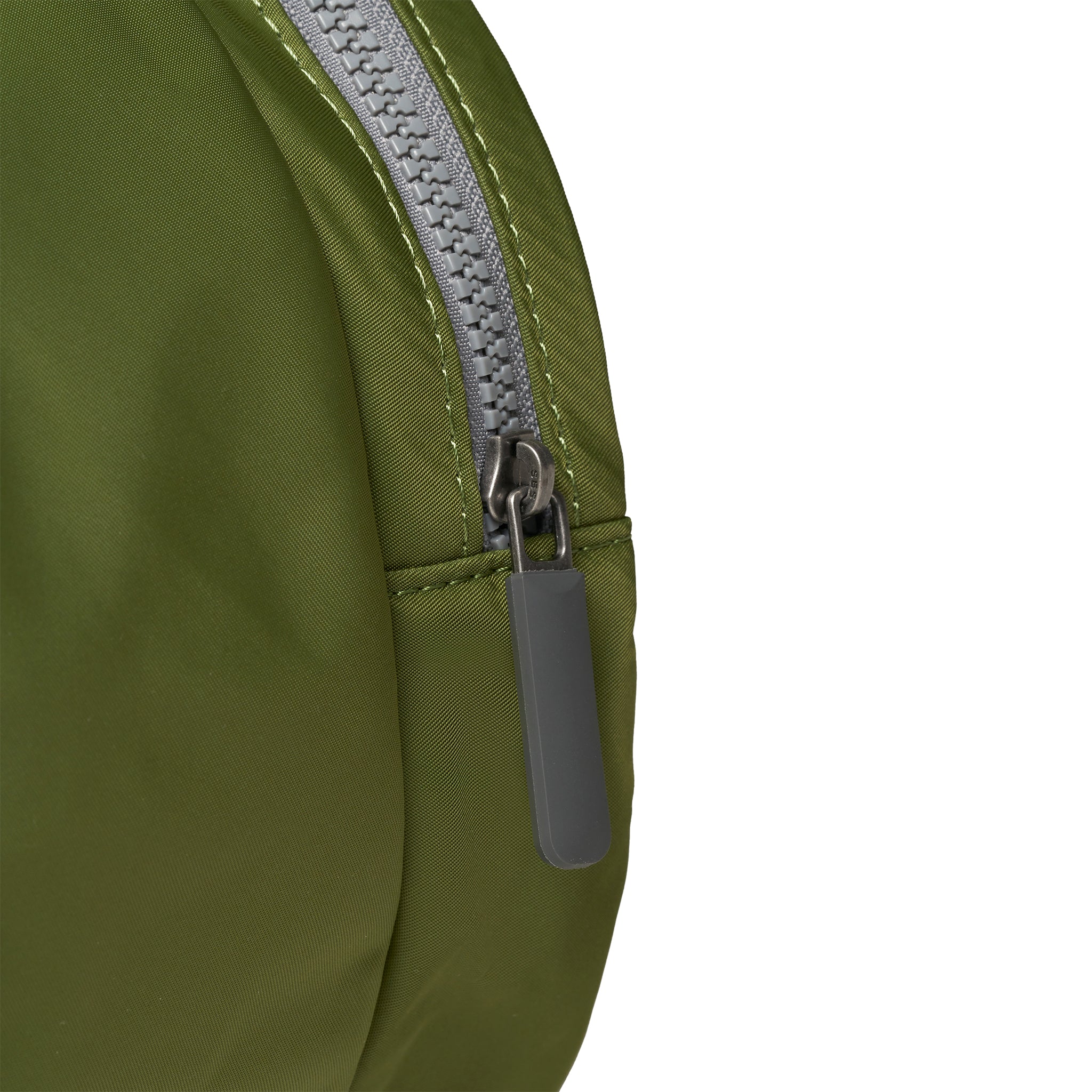 Luton Duffel Bag in Avocado - Image 7