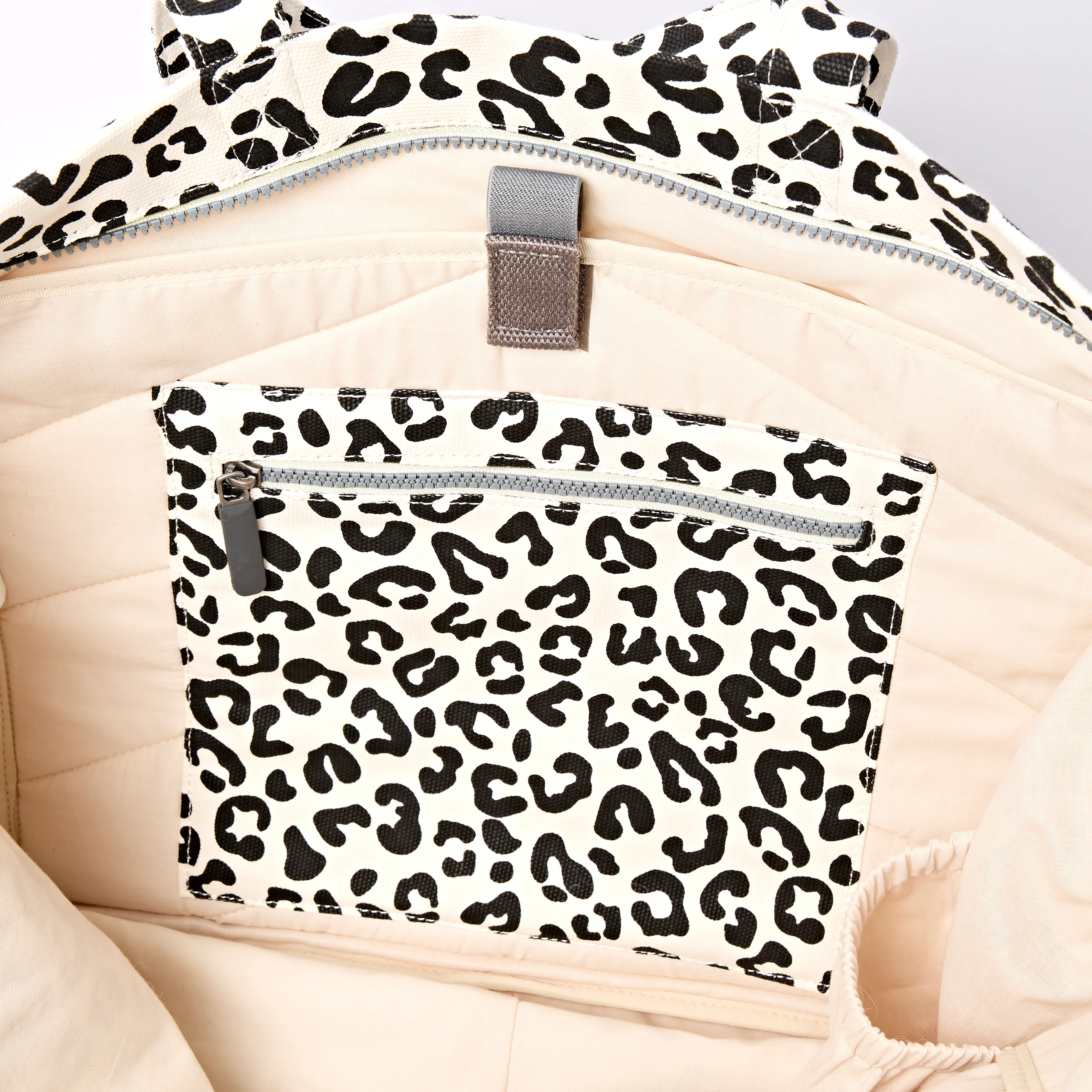 Marylebone Tote Bag in Summer Leopard - Image 5