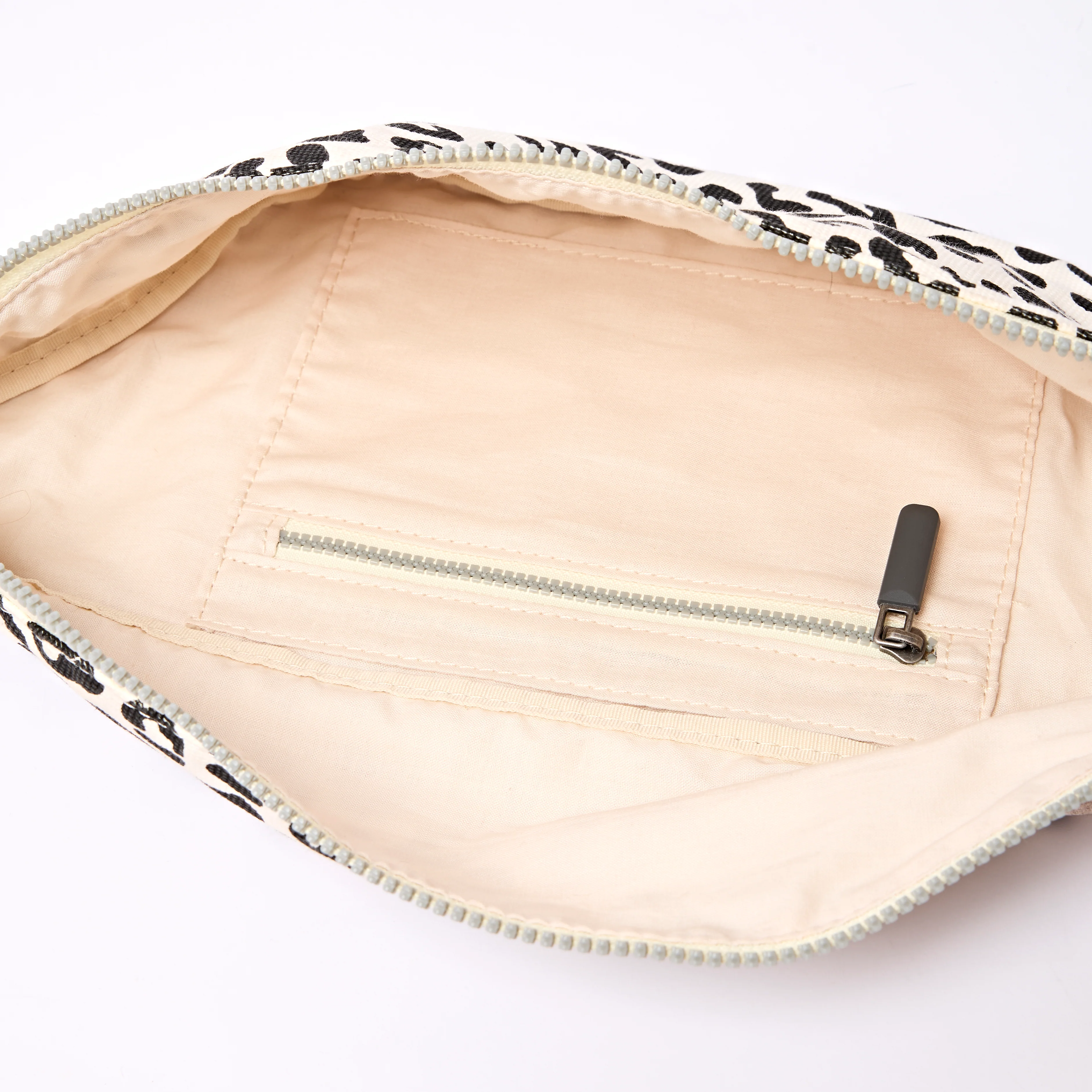 Mill Hill Crossbody Bag in Summer Leopard - Image 4