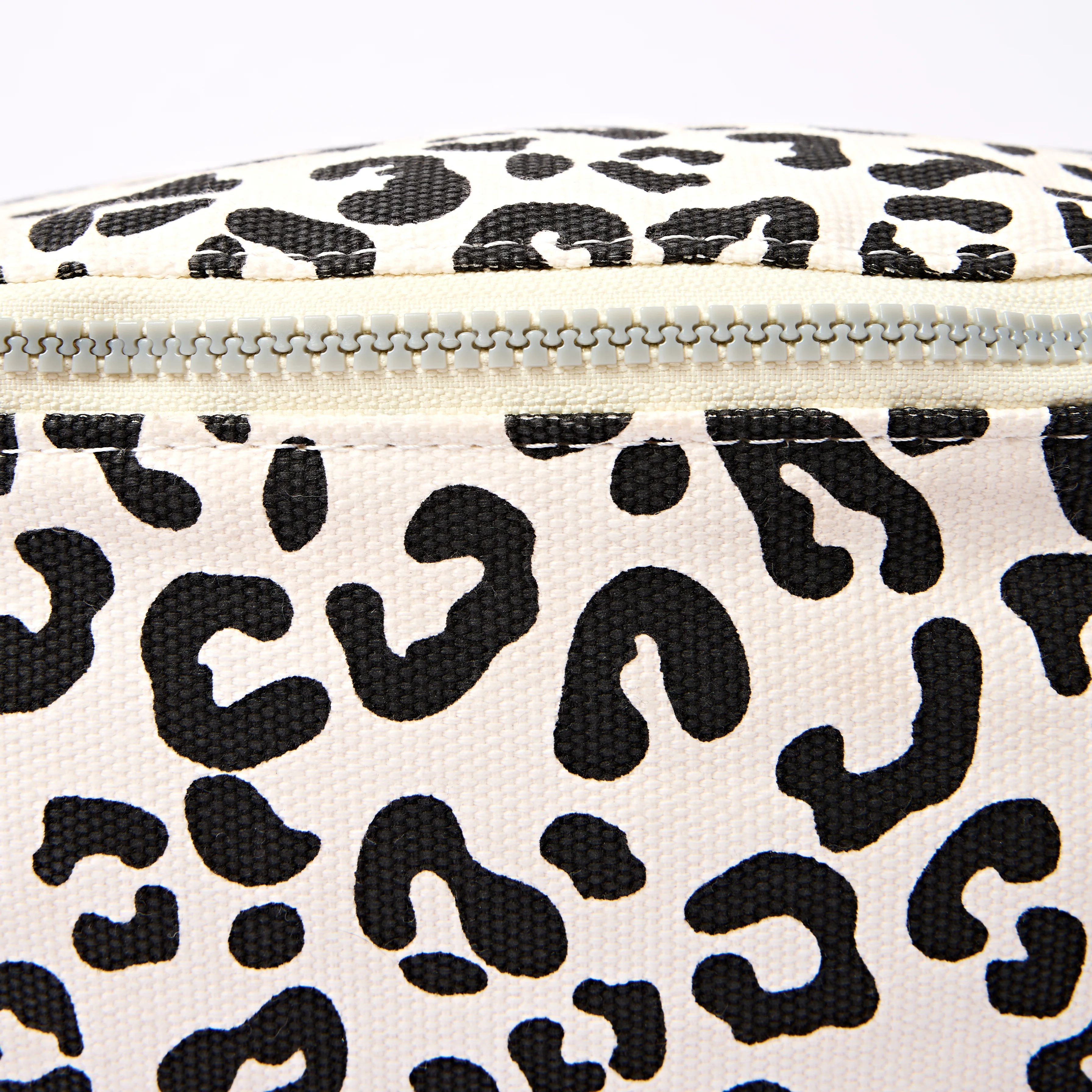 Mill Hill Crossbody Bag in Summer Leopard - Image 6