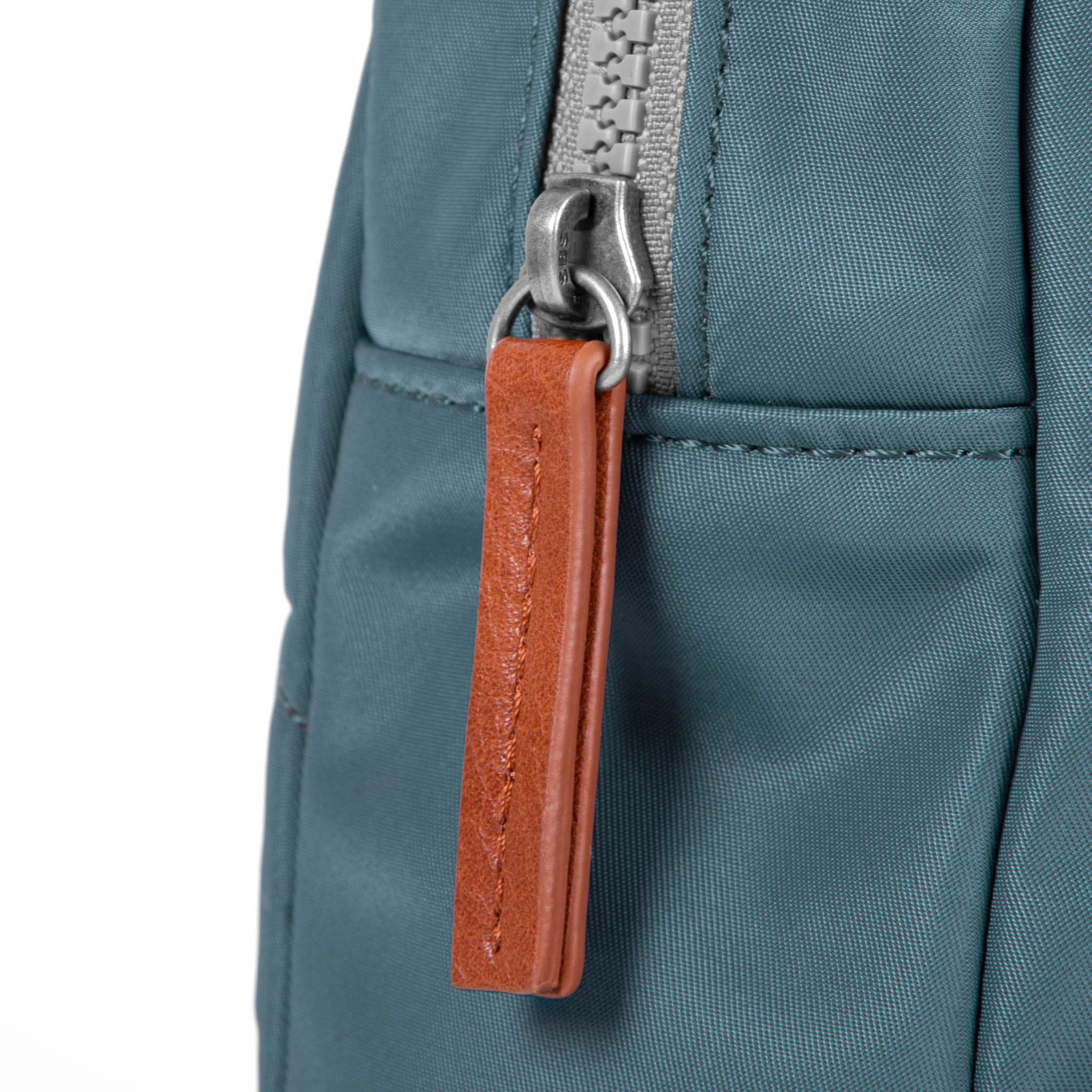 Willesden XL Sling Bag in Airforce - Image 4